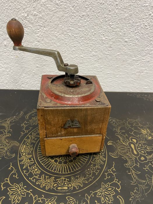 Немска кафемелачка мелничка за кафе