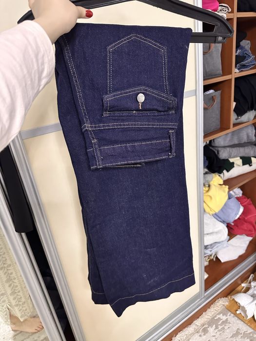 Продаю темные Джинсы