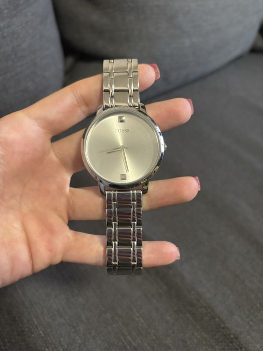 Часовник Guess