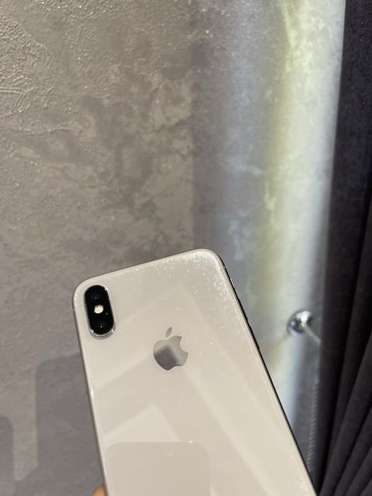 Iphone x         .