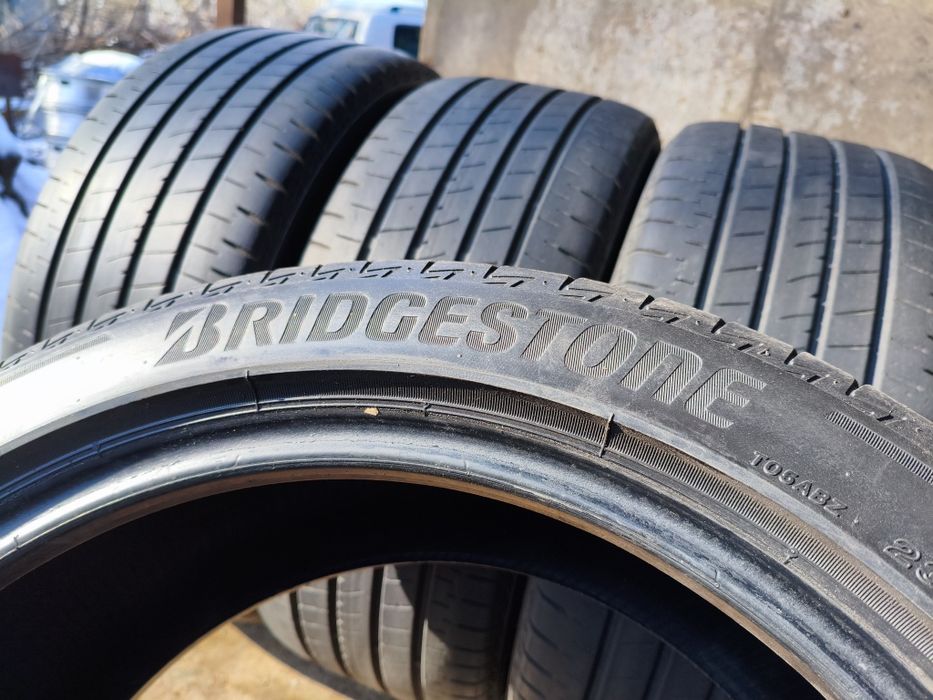 235 45 R18 Комплект 4шт. Bridgestone
