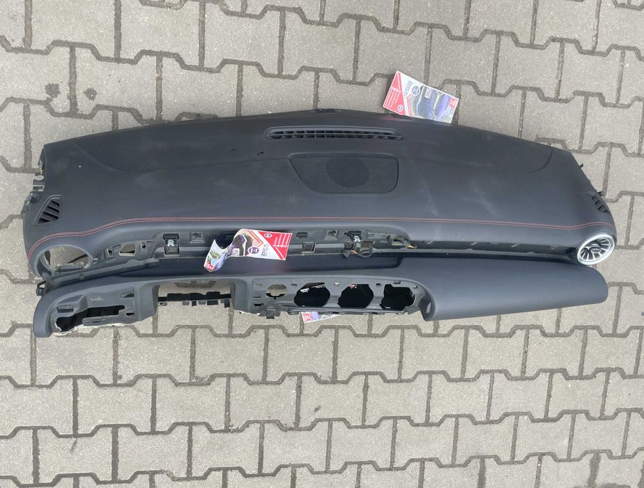 Mercedes Benz w177 A45 AMG / CLA / GLA - plansa bord cusatura rosie