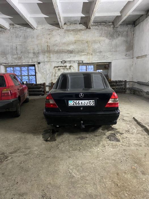 Продам машину срочно торг