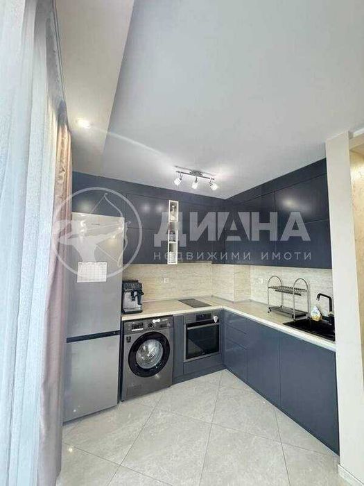 Продава се Тристаен апартамент в Пловдив, Христо Смирненски - 90 кв.м за 1945 €/кв.м - Снимка #5