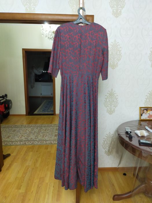 Вечерние платья в отличном состоянии