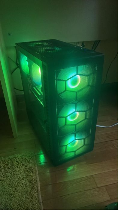 Геймърски компютър Ryzen 5 5600X,Монитор 180hz