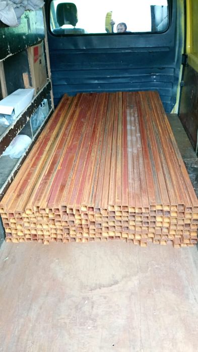 Bare rectangulare stâlpi de gard vopsite