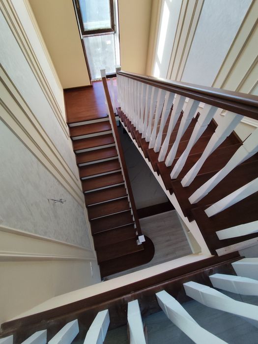 Изготовление лестниц и дверей