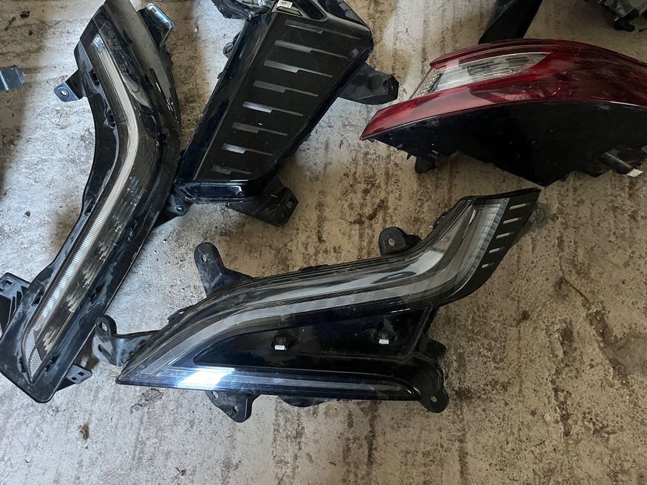 Фарове за Рено и Дачия