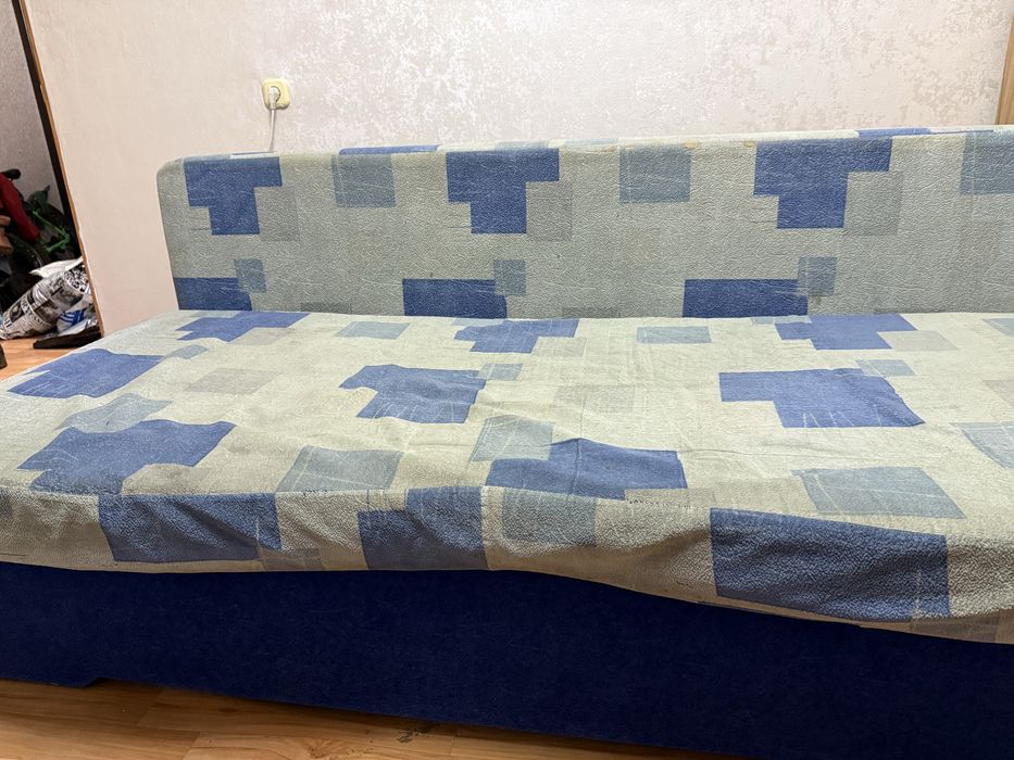 Диван для спальни или гостиной