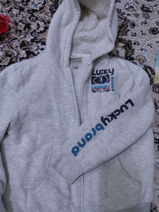 Толстовка на 8 лет Бу