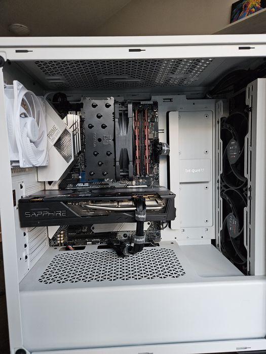 Геймърски компютър - intel i5/Rx5600XT/z390/16GB RAM