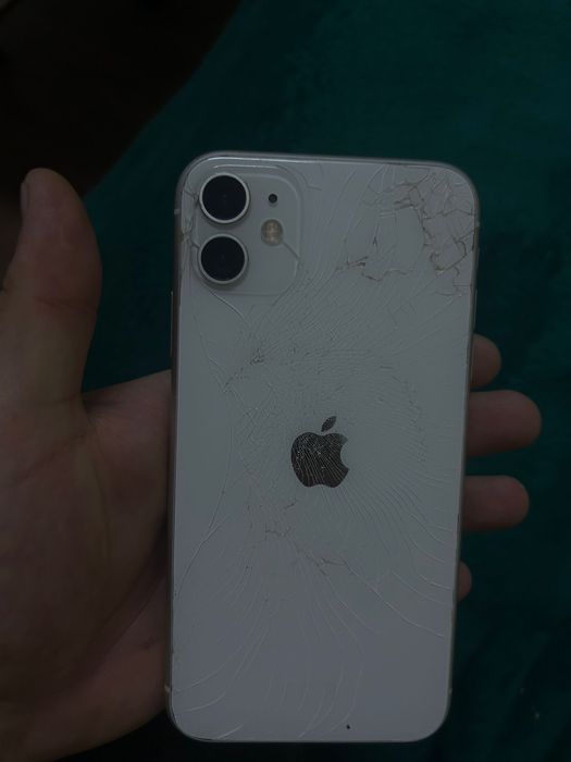 Vand iphone 11, nu este pentru pretentiosi