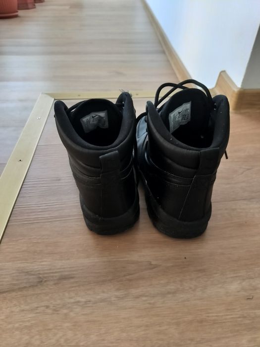 Man Nike Manoa leather boots