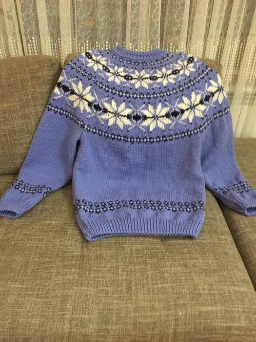Ръчно изплетени пуловери