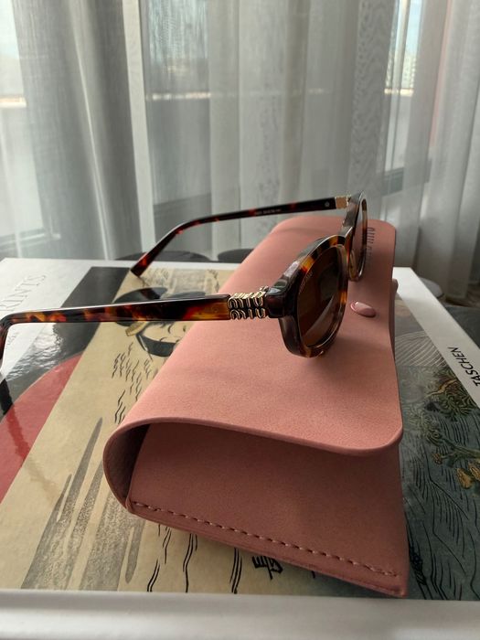 Луксозни дамски слънчеви очила miu miu (кафяви)