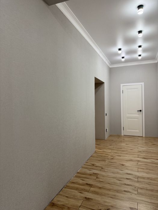 Поклейка обоев . Ремонт под ключ