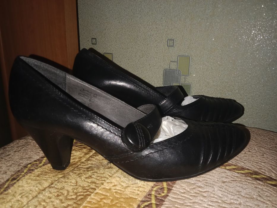 Коженные женские туфли