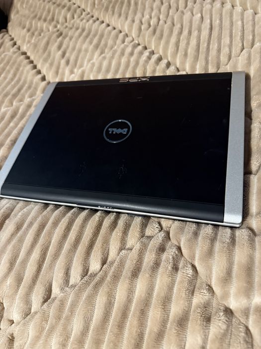 Лаптоп DELL + чанта