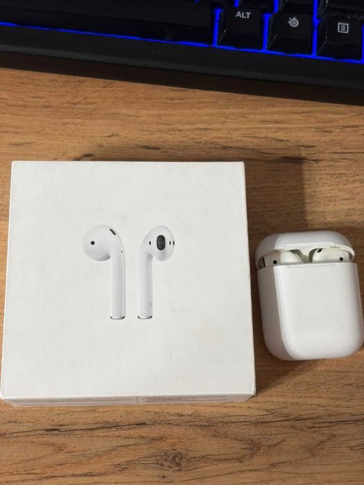 Продам AirPods 1