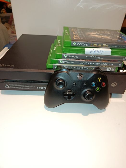 Xbox One  + 5  JOCURi + 1 controller xbox