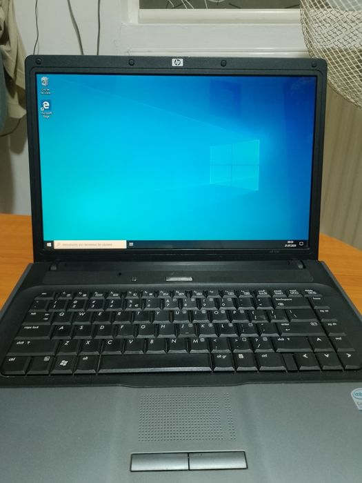 Leptop HP  vând sau schimb  cu telefon functional