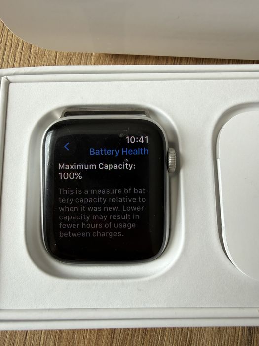 Apple Watch SE 2 44mm Silver – като нов!