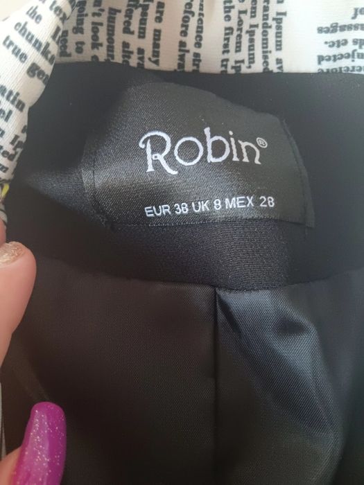 Сако черно-бяло на Робин и Сако с перли