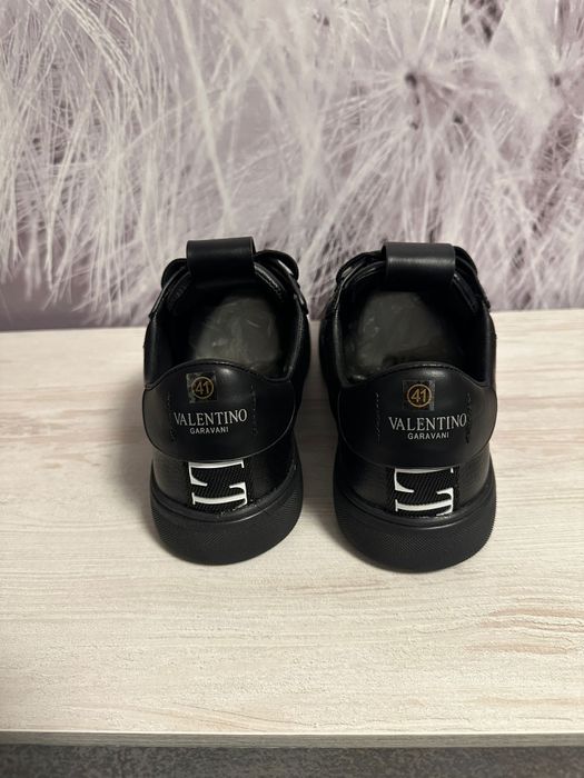 Adidasi Valentino Noi
