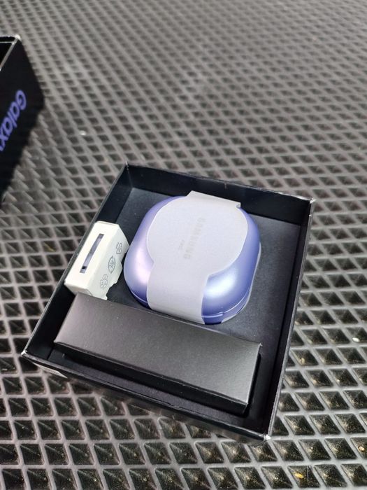 SAMSUNG GALAXY BUDS PRO  в отличном состоянии.