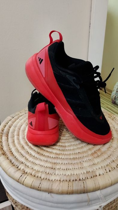 Маратонки Адидас Само пробвани с кутия 42 номер