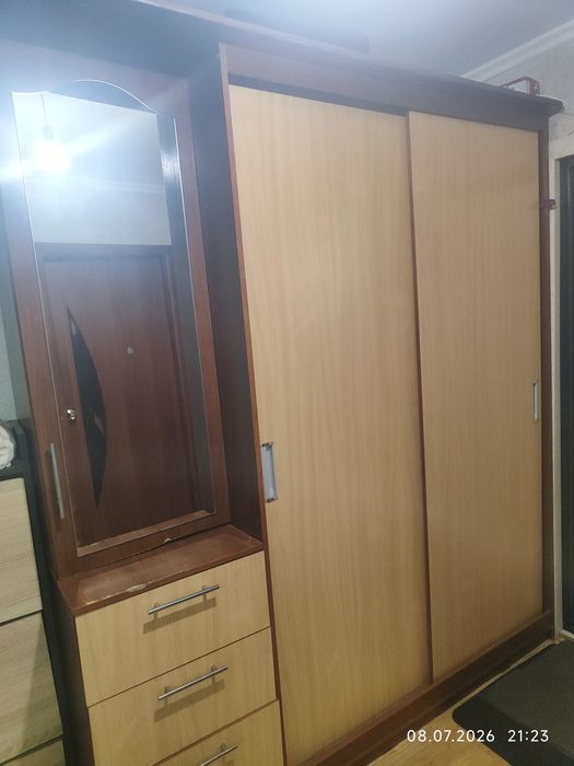 Продам шкаф в прихожую