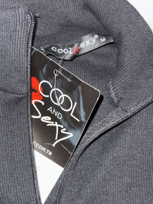 Crop top cu mânecă lungă și fermoar