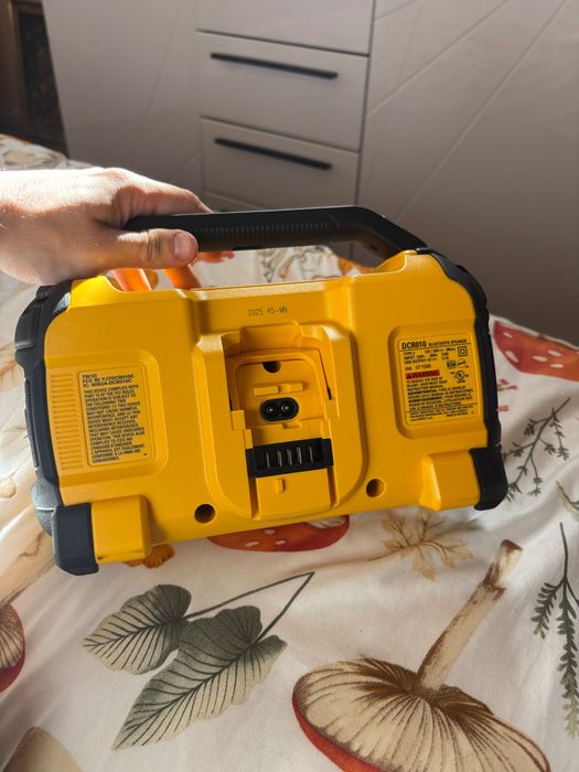 Boxă DeWalt nou nouță