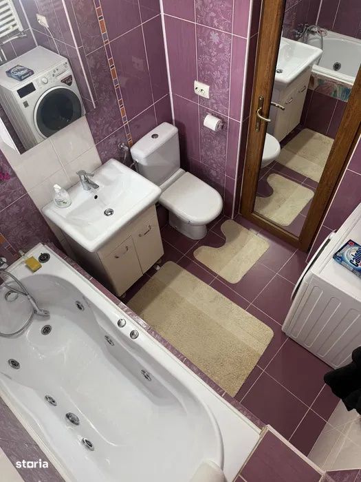 Apartament de vanzare 3 camere 65mp zona Bd . 21 Decembrie