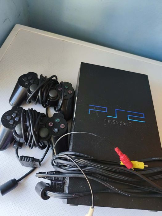 Playstation 2 + два джойстика