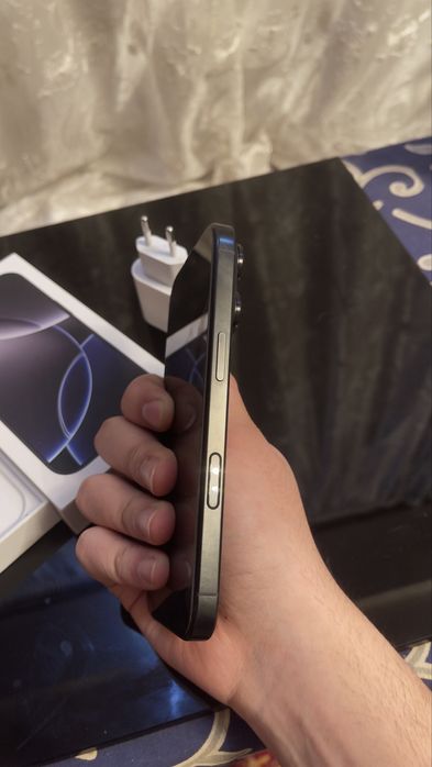 Iphone 16 pro black 100%