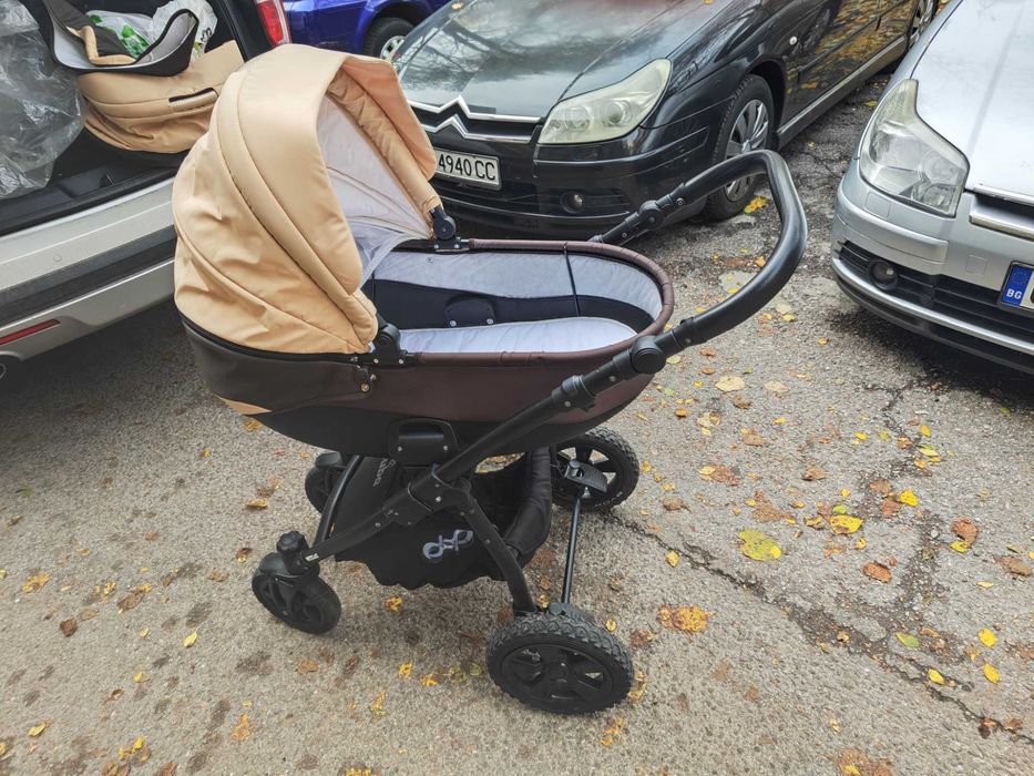 Бебешка количка три в едно