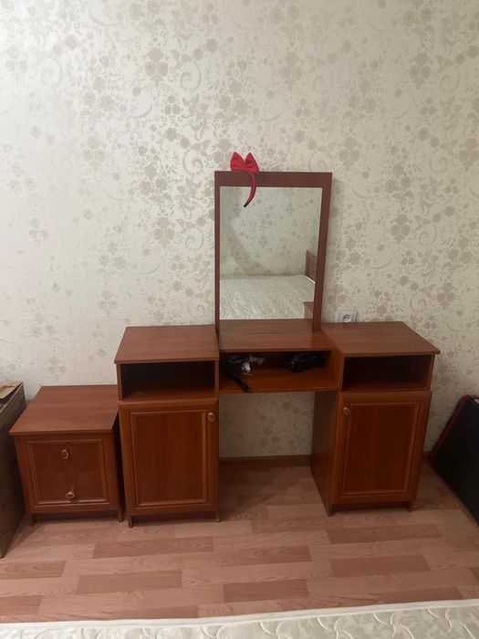 Шкаф, кровать, тумбочка