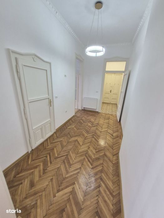 Birou de inchiriat-Piata Sinaia-3 Camere-86MP-Etaj 1-Centrala-800 Euro