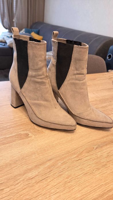 Дамски елегантни боти.