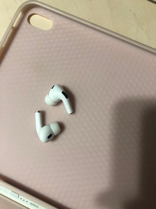 vand casti AIR PODS 2 PRO originale cu serie orice verficare