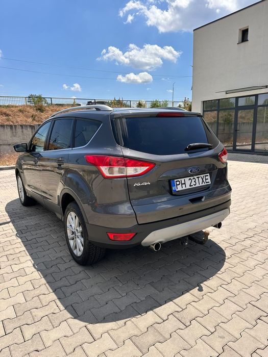 Proprietar vând Ford kuga an fabricație 2015 motor 2000 cmc 150 cp.