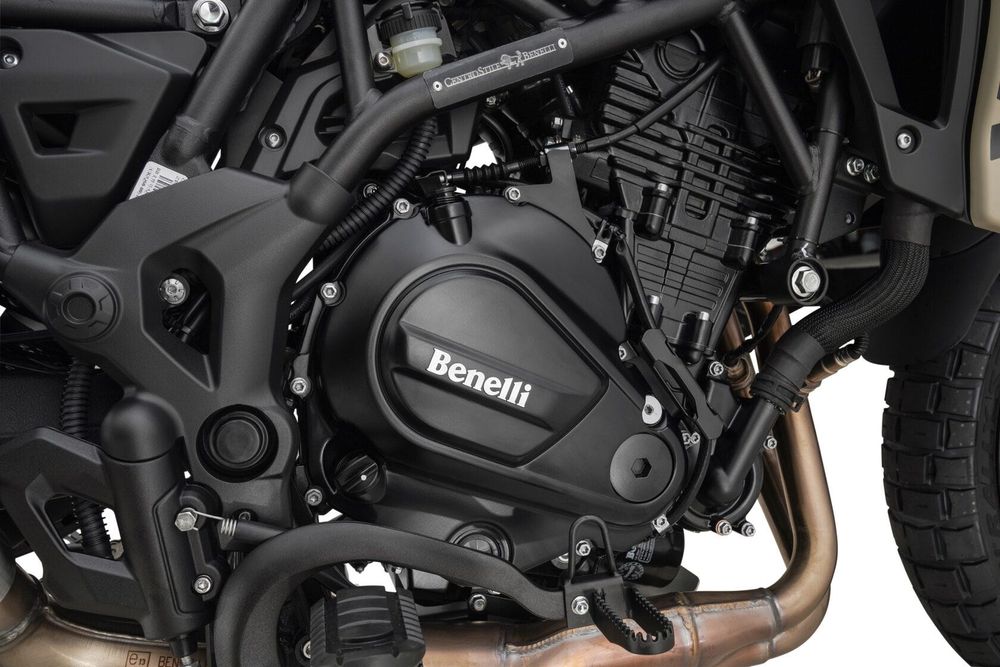 Мотоцикл Benelli TRK 702X