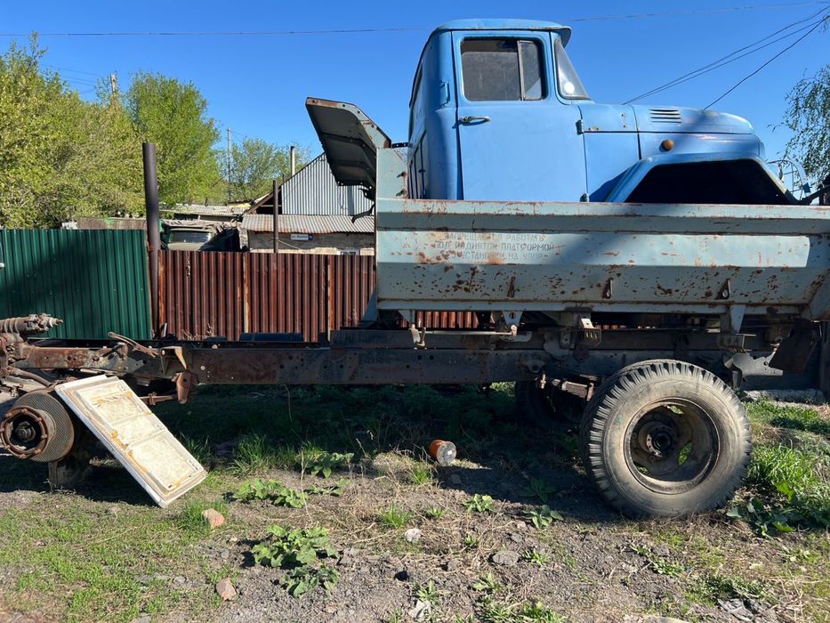 Продам запчасти на Зил 130