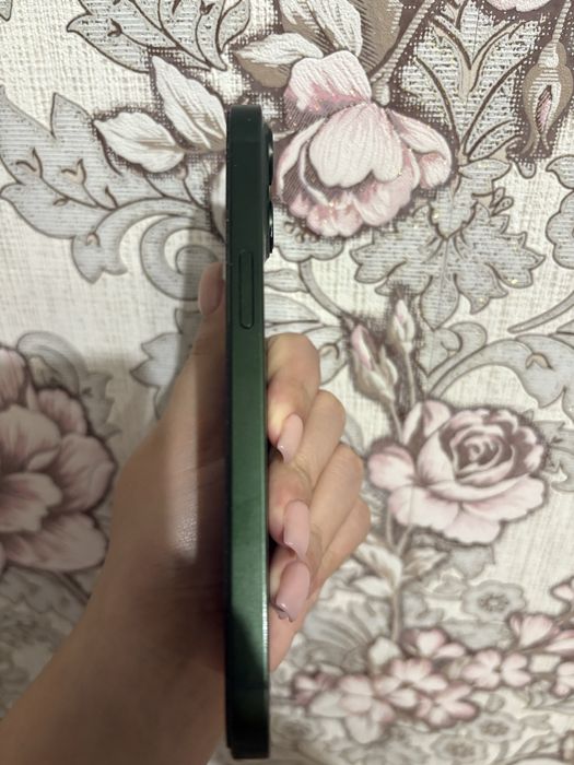 Продам  Айфон 13