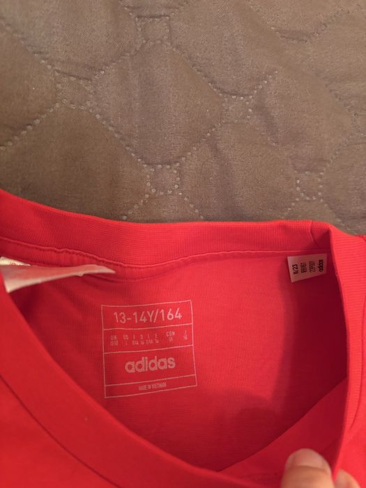 Нова Adidas тениска