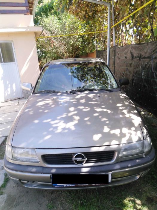 Vând Opel Astra F