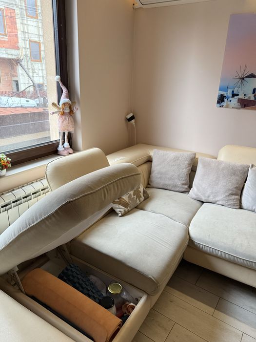 Ъглов диван с функцуя сън, табуретката е подвижна