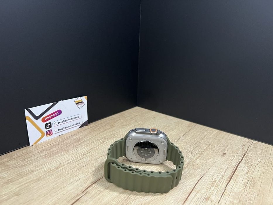 Apple Watch Ultra 2 Natural Titanium Green Band Second-Hand 2 ani gara